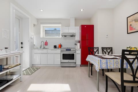 Kitchen or kitchenette, Dining area, dishwasher, stove, toaster
