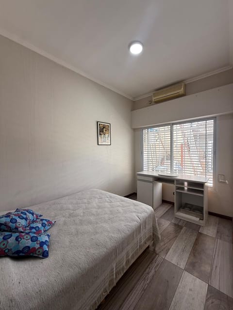 Bed, Living room, Photo of the whole room, Seating area, Bedroom, air conditioner