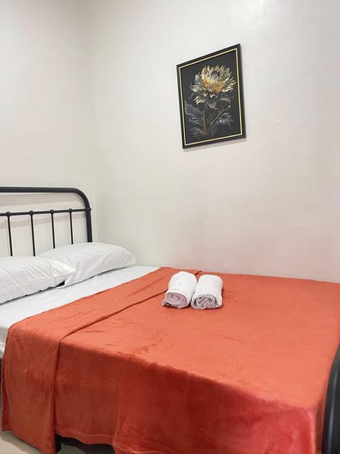 Bedroom, towels