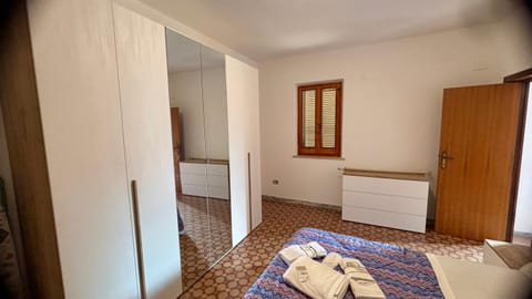 Bed, Bedroom, locker