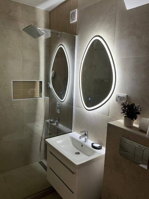 Shower, Bathroom