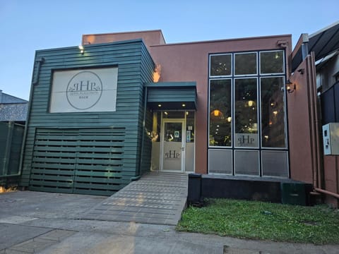 Facade/entrance