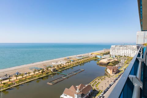 Property building, Nearby landmark, Restaurant/places to eat, Day, Natural landscape, Bird's eye view, View (from property/room), Balcony/Terrace, Beach, City view, Sea view, Swimming pool, Breakfast