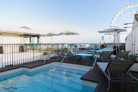 Spring, Summer, Decorative detail, Sea view, Swimming pool, Swimming pool