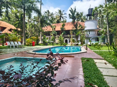 Swimming pool