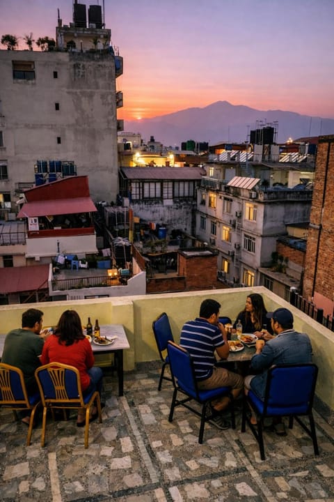Restaurant/places to eat, Balcony/Terrace, Mountain view