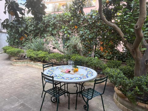 Day, Garden, Garden, Dining area