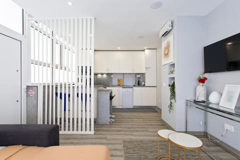 Kitchen or kitchenette, Living room