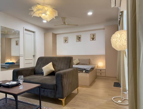 TV and multimedia, Living room, Seating area, air conditioner