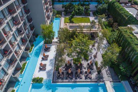 Property building, Swimming pool