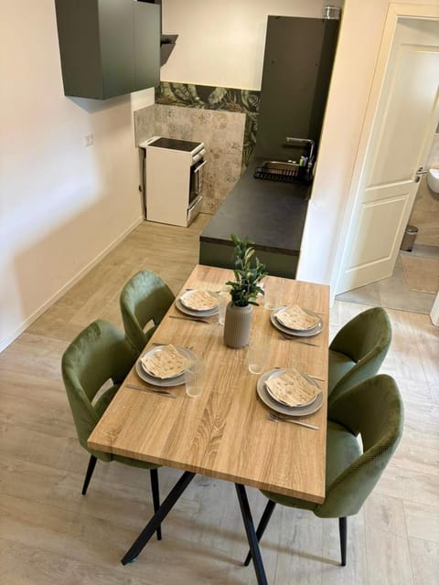 Kitchen or kitchenette, Living room, Dining area