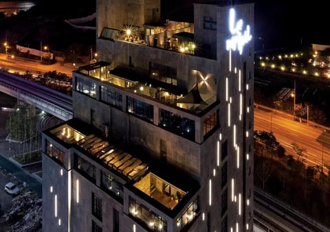 Property building, Restaurant/places to eat, Breakfast