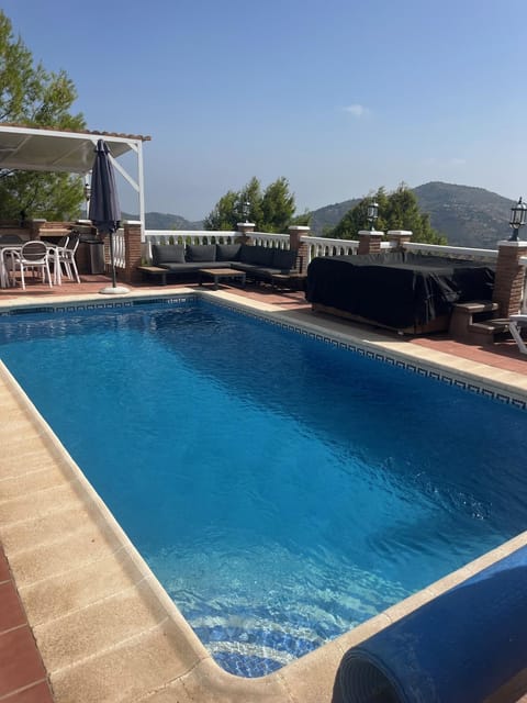 Hot Tub, Swimming pool