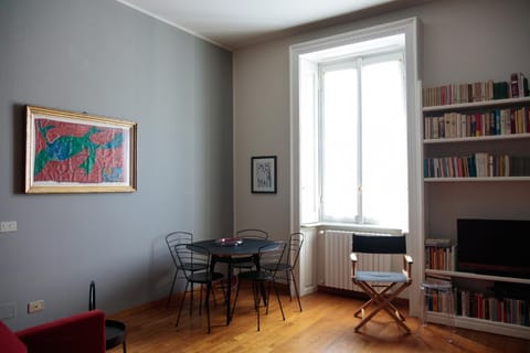 Living room, Seating area, Lunch