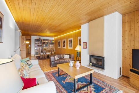 Communal lounge/ TV room, Living room