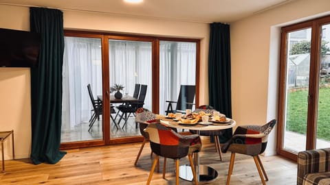 Living room, Seating area, Dining area