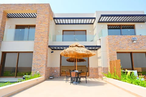Property building, Day