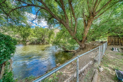 Dog Friendly Heart of the Rockies River Getaway! House in Salida