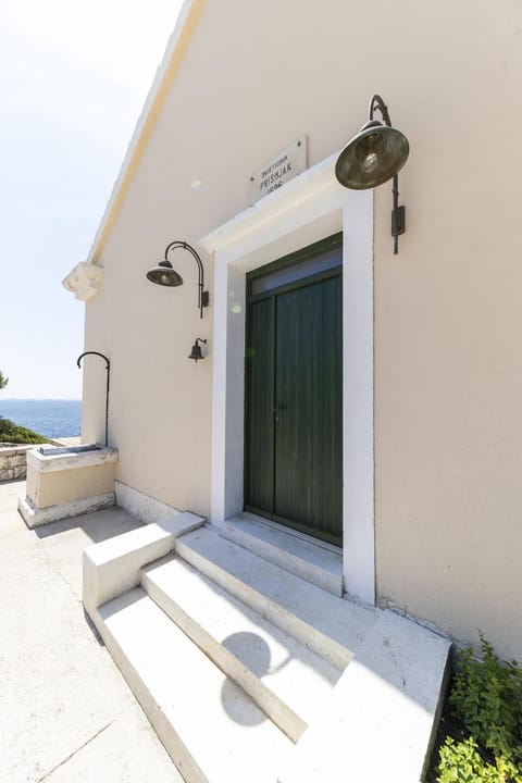 Lighthouse Prisnjak Villa in Murter