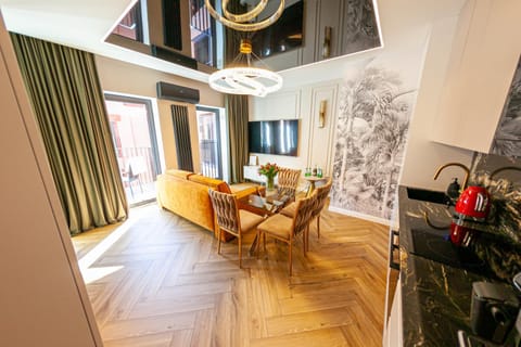 Communal lounge/ TV room, Living room