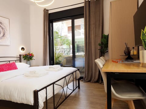 Bed, View (from property/room), Balcony/Terrace, Photo of the whole room, Bedroom