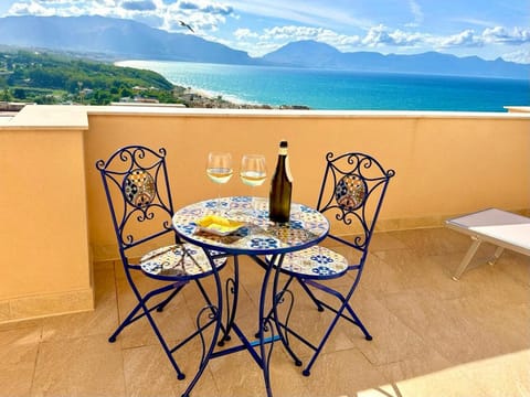 Bird's eye view, Solarium, View (from property/room), Sea view, sunbed