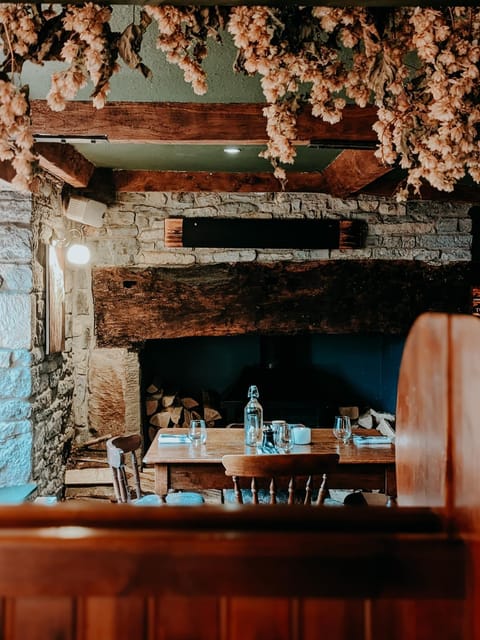 Seating area, flat iron