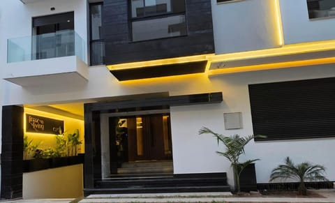 Property building, Facade/entrance