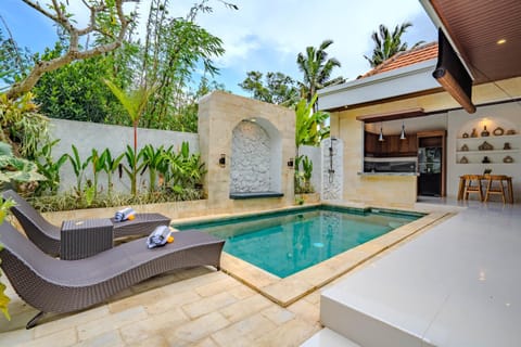 Property building, Swimming pool