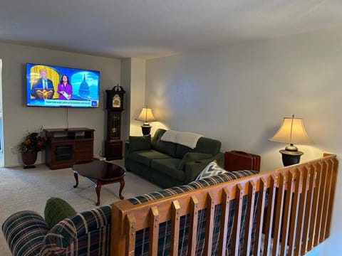 3 bedrooms, 2 bath, 4 beds Townhouse Apartment in Kentwood