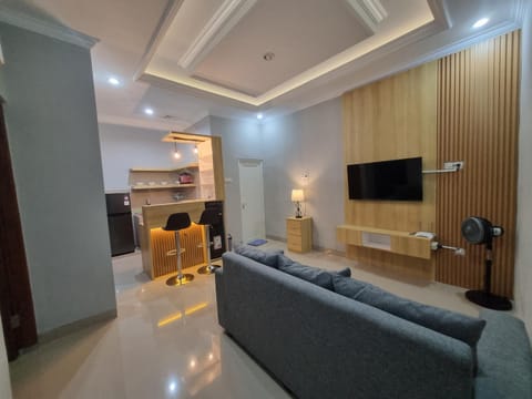 Living room, minibar, kitchen