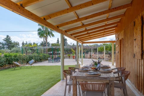 Garden, Dining area