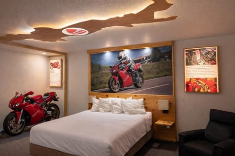 Motorcycle Inn Hotel in Kodak