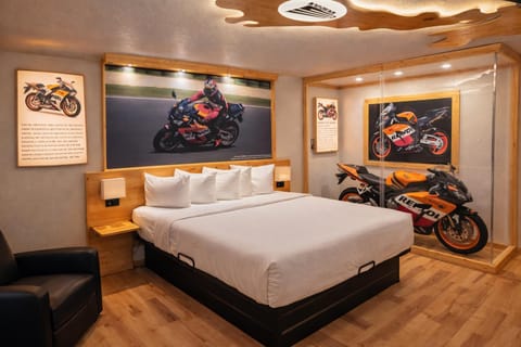 Motorcycle Inn Hotel in Kodak