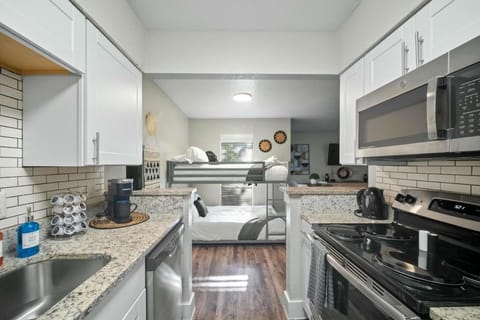 Modern and Spacious Apartment from AT&T Stadium! Apartment in Arlington