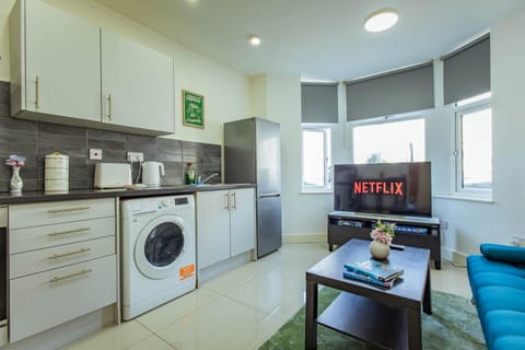 Kitchen or kitchenette, dishwasher, minibar, oven, pet friendly, stove, toaster, washing machine, dryer