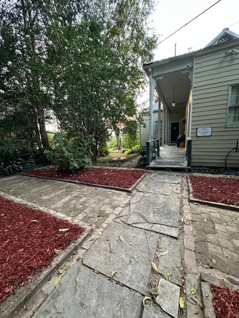 #2 Garden Cottage at Flowerree Estates Apartment in Vicksburg