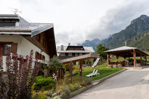 Garden, Garden view, Mountain view