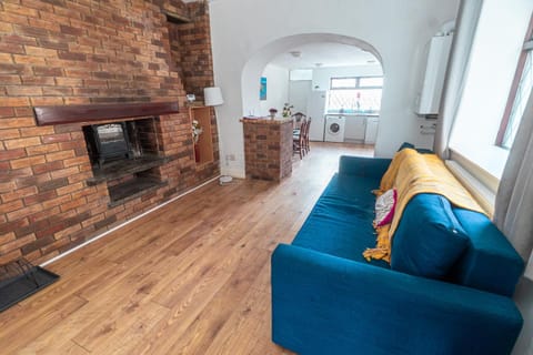 Kitchen or kitchenette, Living room, Seating area