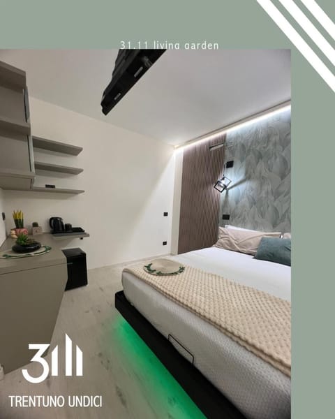 Bed, Photo of the whole room, Bedroom, Text overlay