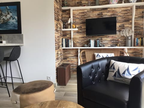 Communal lounge/ TV room, TV and multimedia
