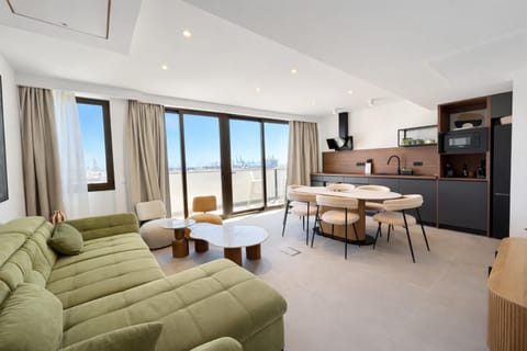 Balcony/Terrace, Kitchen or kitchenette, Living room, Photo of the whole room, Dining area, air conditioner