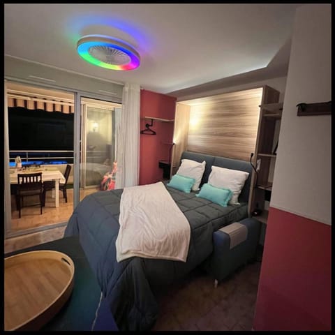 Bed, Night, Living room