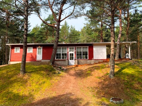 Facade/entrance, Garden
