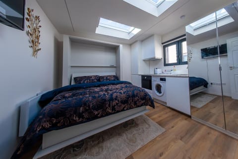 Bed, Bedroom, oven