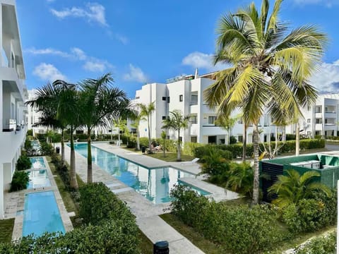 Property building, Pool view, Swimming pool