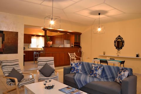 Kitchen or kitchenette, Living room, Seating area