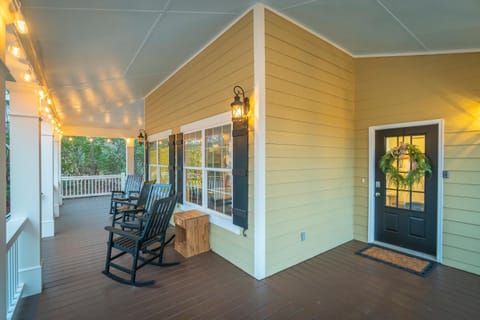 AlyGrace Chalet - A Luxury Home in Innsbruck House in Helen