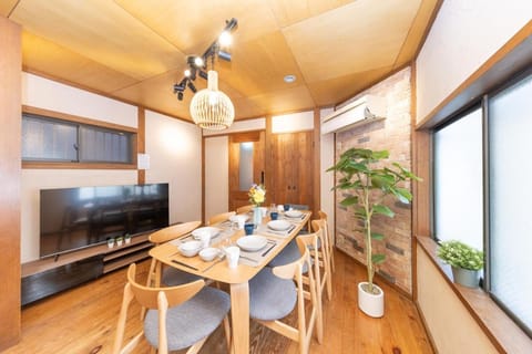 TV and multimedia, Living room, Dining area