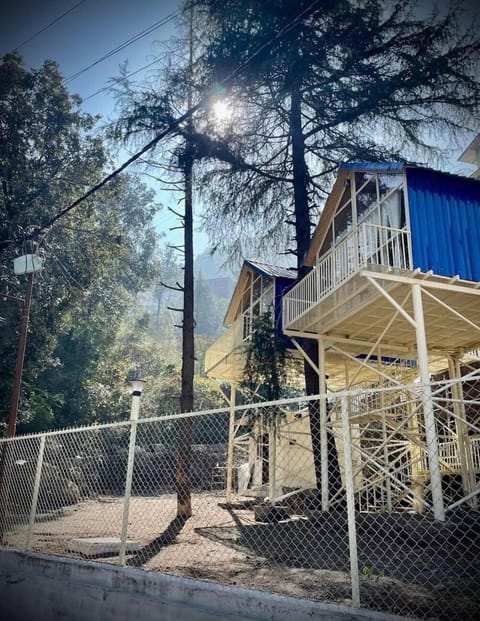 Property building, Day